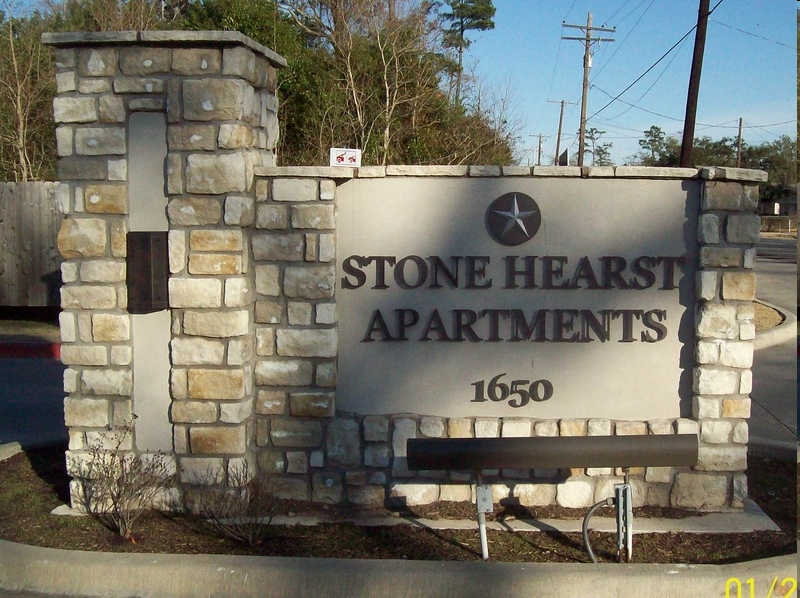 Stone Hearst Apartments in Beaumont, TX - Building Photo