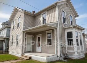 434 1/2 S State Ave in Freeport, IL - Building Photo