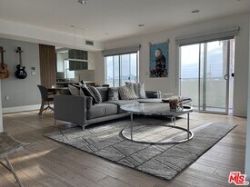 932 N Alfred St in Los Angeles, CA - Building Photo