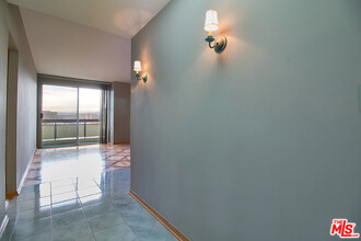 321 S San Vicente Blvd-Unit -1006 in Los Angeles, CA - Building Photo - Building Photo