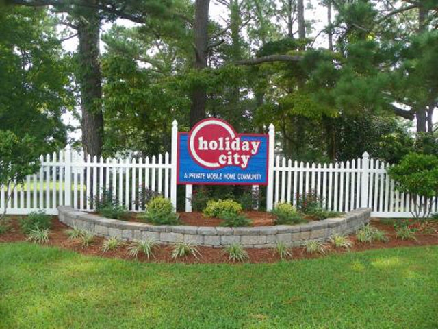 Holiday City in Jacksonville, NC - Building Photo - Building Photo