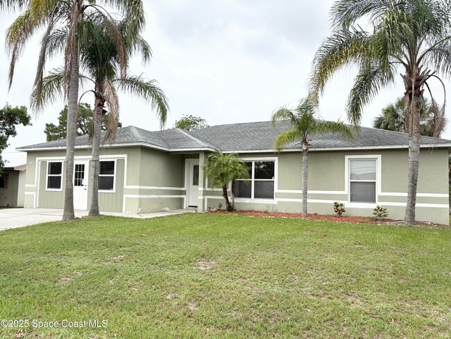 property at 1565 Emerson Dr SE