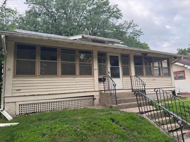 property at 411 S Cecelia St
