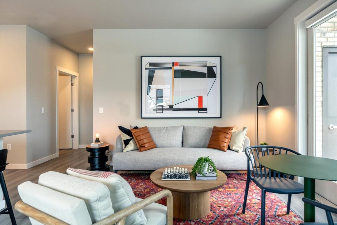 3495 SE Reed Dr in Hillsboro, OR - Building Photo