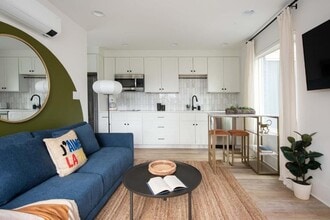 542 Boulevard NE in Atlanta, GA - Foto de edificio - Building Photo