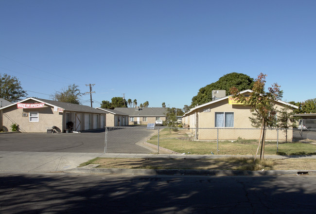 1052 S 8th St in Fresno, CA - Building Photo - Building Photo