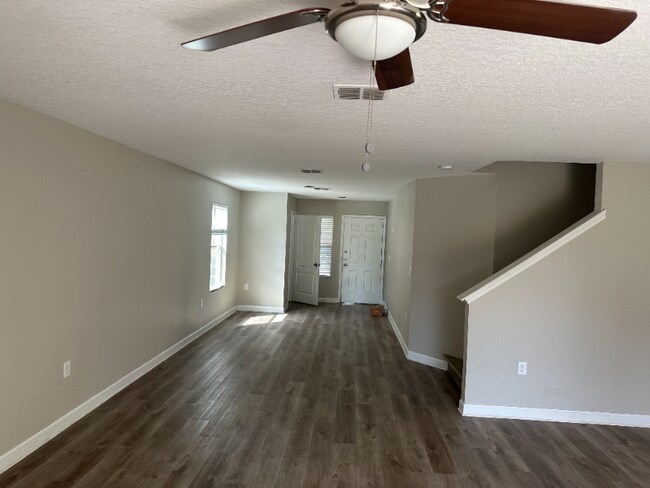 6018 Blossom Bend in San Antonio, TX - Building Photo - Building Photo