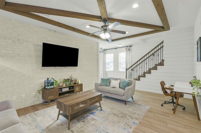 property at 5526 Hyde Park Dr