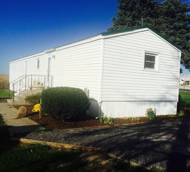 21043 Fassett Rd in Adams Center, NY - Building Photo - Building Photo