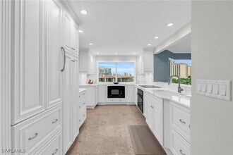 9155 Gulf Shore Dr in Naples, FL - Building Photo - Building Photo