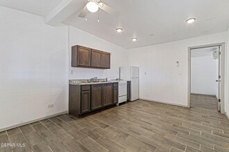 7921 Lirio Rd in El Paso, TX - Building Photo - Building Photo