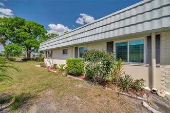 1801 Bedford Terrace in Sun City Center, FL - Building Photo - Building Photo