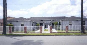 422 W Palm St in Compton, CA - Foto de edificio - Building Photo