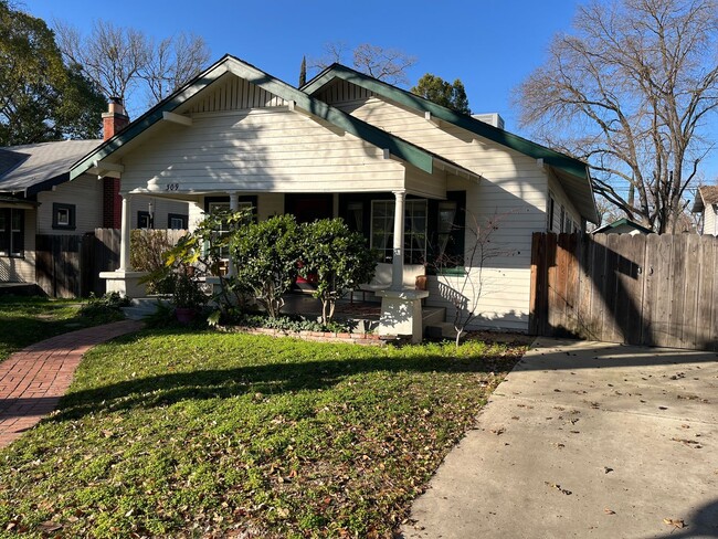 309 Hackberry Ave in Modesto, CA - Building Photo - Building Photo