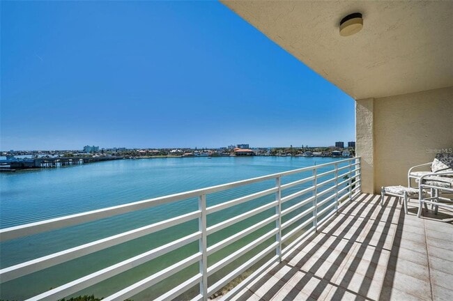 7882 Sailboat Key Blvd S in South Pasadena, FL - Building Photo - Building Photo