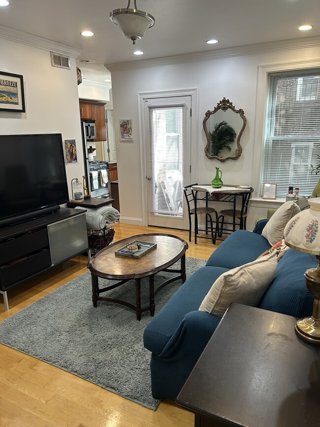 10 Sheafe St, Unit 1 in Boston, MA - Foto de edificio - Building Photo