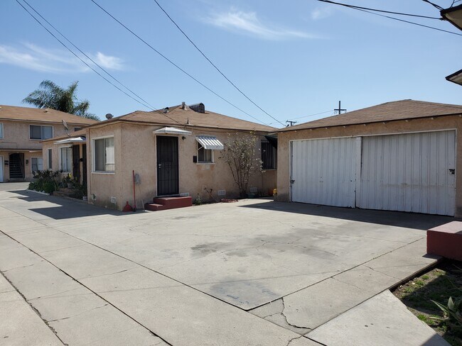 6934 California Ave in Bell, CA - Foto de edificio - Building Photo