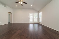 1005 Fort Apache Dr in Haslet, TX - Foto de edificio - Building Photo