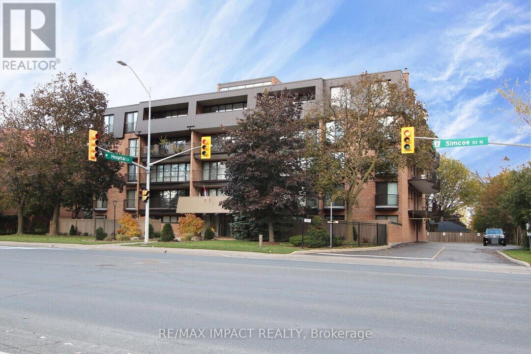 337 Simcoe St N in Oshawa, ON - Building Photo