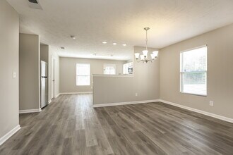 5509 Dory Dr in Nashville, TN - Foto de edificio - Building Photo