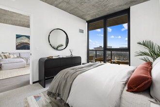 1415 W Randolph St, Unit 401 in Chicago, IL - Building Photo - Building Photo
