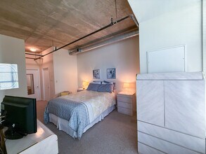 1300 N St NW, Unit 318 in Washington, DC - Foto de edificio - Building Photo