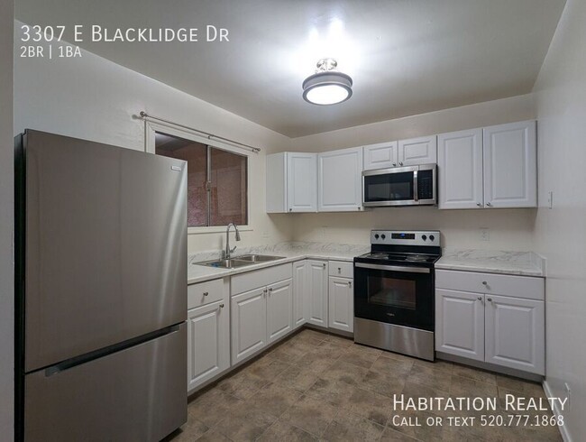 property at 3307 E Blacklidge Dr