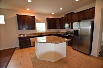 708 Lake Tarpon Way in Groveland, FL - Building Photo - Building Photo