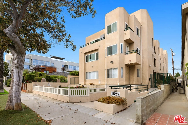 1527 9th St in Santa Monica, CA - Building Photo - Building Photo