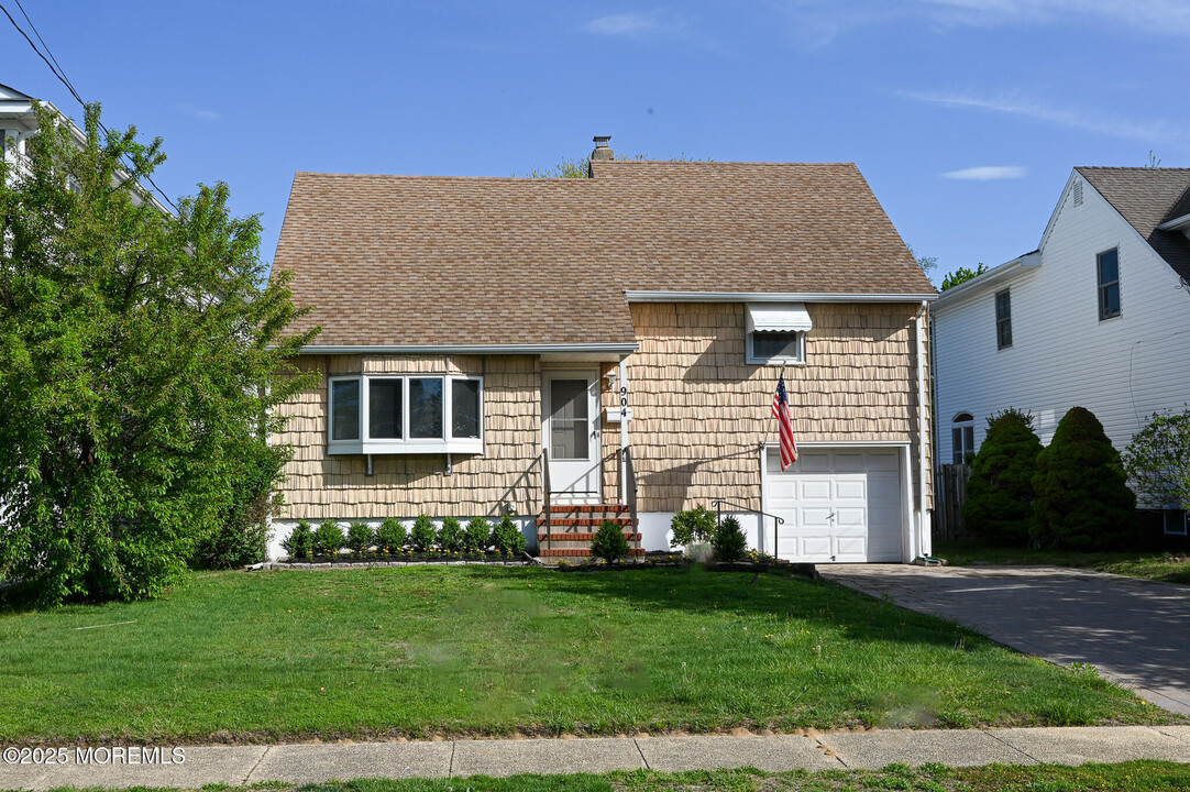 904 Claridge Dr in Spring Lake, NJ - Building Photo