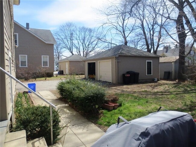 537 Smithfield Rd in North Smithfield, RI - Building Photo - Building Photo