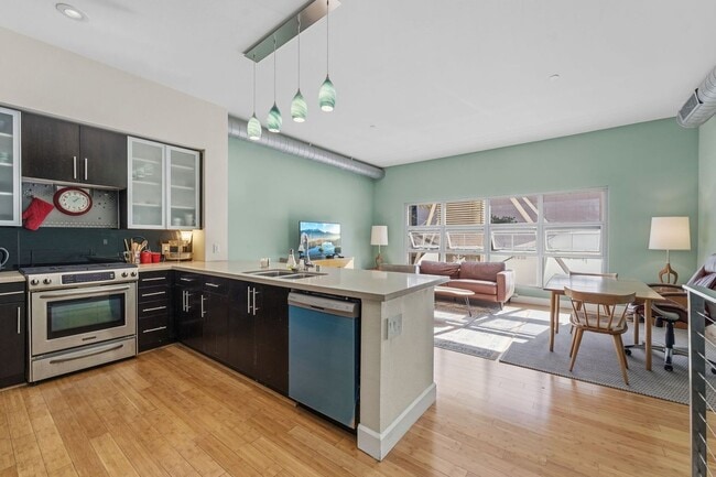 133 The Promenade N in Long Beach, CA - Foto de edificio - Building Photo