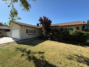 320 E Granada Way in Tracy, CA - Building Photo - Building Photo