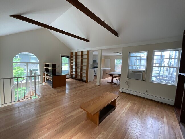 49 Irving St, Unit 3