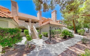 2605 S Durango Dr in Las Vegas, NV - Foto de edificio - Building Photo