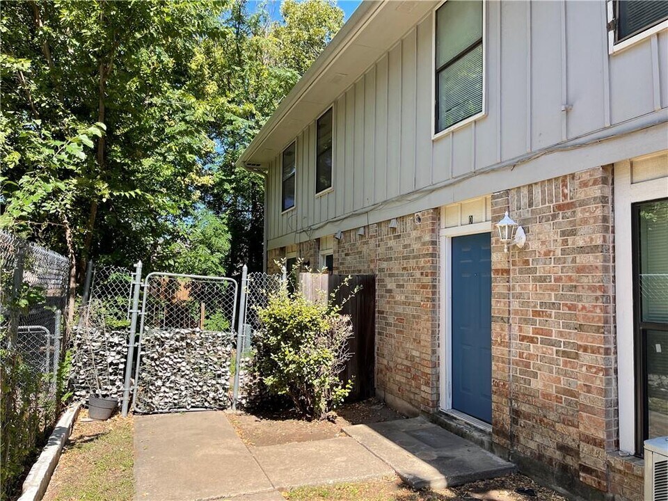 1312 Southport Dr in Austin, TX - Building Photo