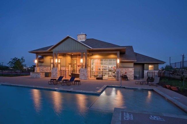 The Landings at Creekside in New Braunfels, TX - Foto de edificio