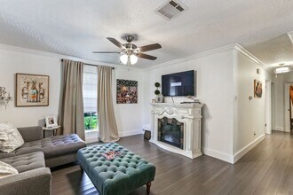 400 Elmeer Ave in Metairie, LA - Building Photo - Building Photo