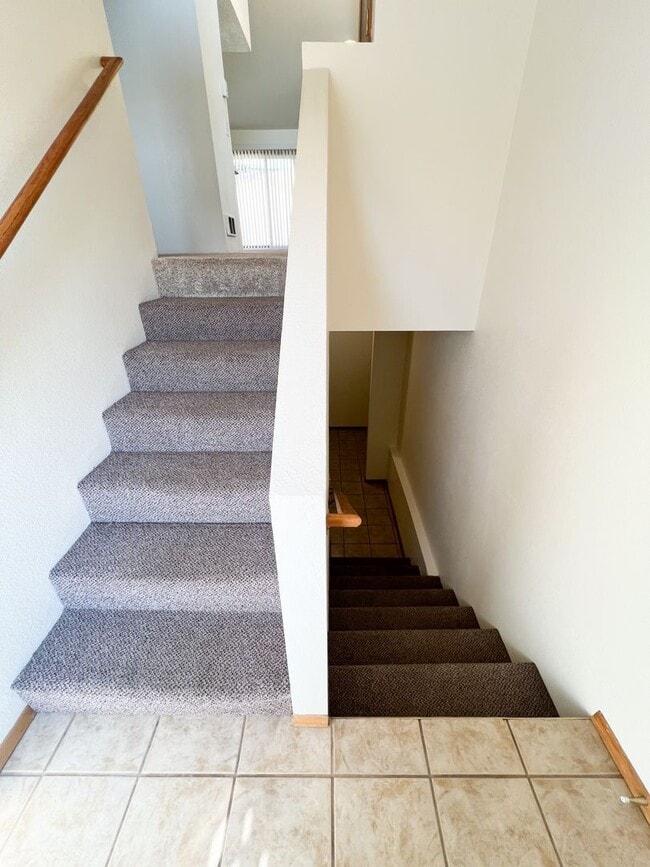 5421 N Hills Dr in Klamath Falls, OR - Building Photo - Building Photo