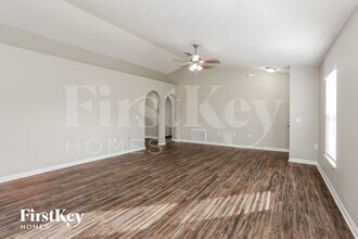 6671 Gentle Oaks Dr N in Jacksonville, FL - Building Photo - Building Photo