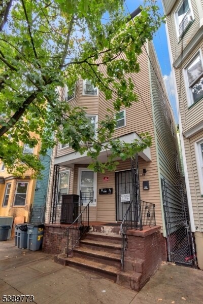 54 3rd St in Newark, NJ - Building Photo