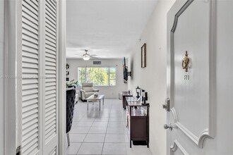 5800 NE 22nd Way in Fort Lauderdale, FL - Foto de edificio - Building Photo