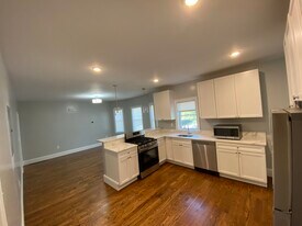 337 Highland Ave, Unit 2 Apartamentos