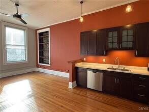 205 E Jefferson St in Syracuse, NY - Building Photo - Building Photo