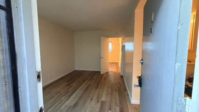 1451 Redondo Ave in Long Beach, CA - Building Photo - Building Photo