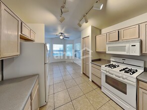 9045 W Holly St in Phoenix, AZ - Building Photo - Building Photo