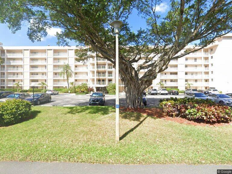 2651 S Course Dr in Pompano Beach, FL - Building Photo