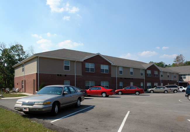 Knollview Village Apartments in St. Albans, WV - Foto de edificio - Building Photo