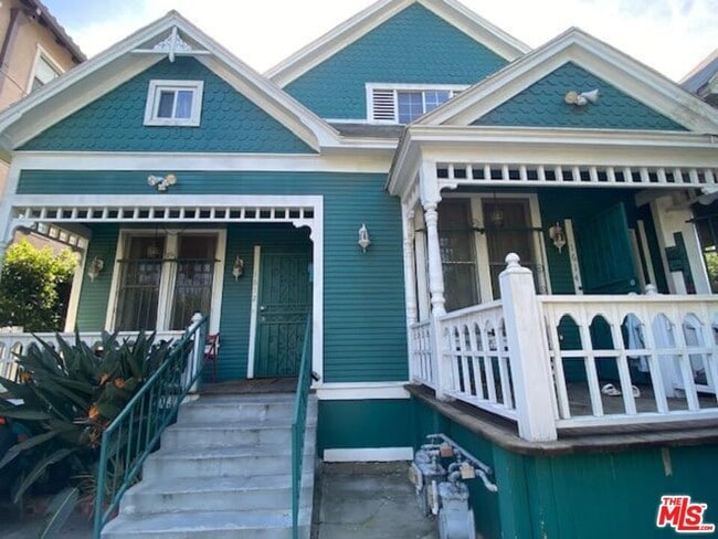 property at 1612 11th Pl