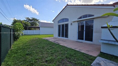 5058 SW 148th Terrace in Davie, FL - Building Photo - Building Photo